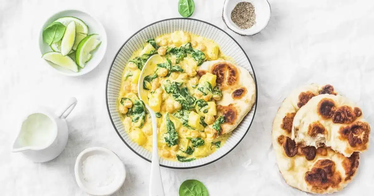 Cremiges vegetarisches Curry: Das wohltuende und gesunde Lieblingsgericht, das in 20 Minuten für die ganze Familie fertig ist