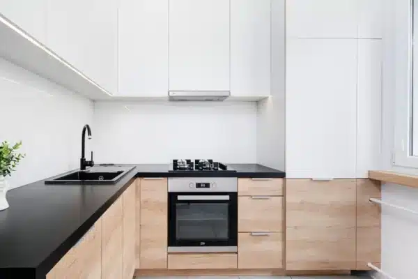 Endlich der Grund, warum es in Ihrer Küche nach Ihrer Rückkehr aus dem Urlaub immer schlecht riecht