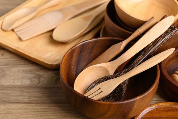Endlich: So reinigen Sie Ihre Holzutensilien, ohne sie zu beschädigen