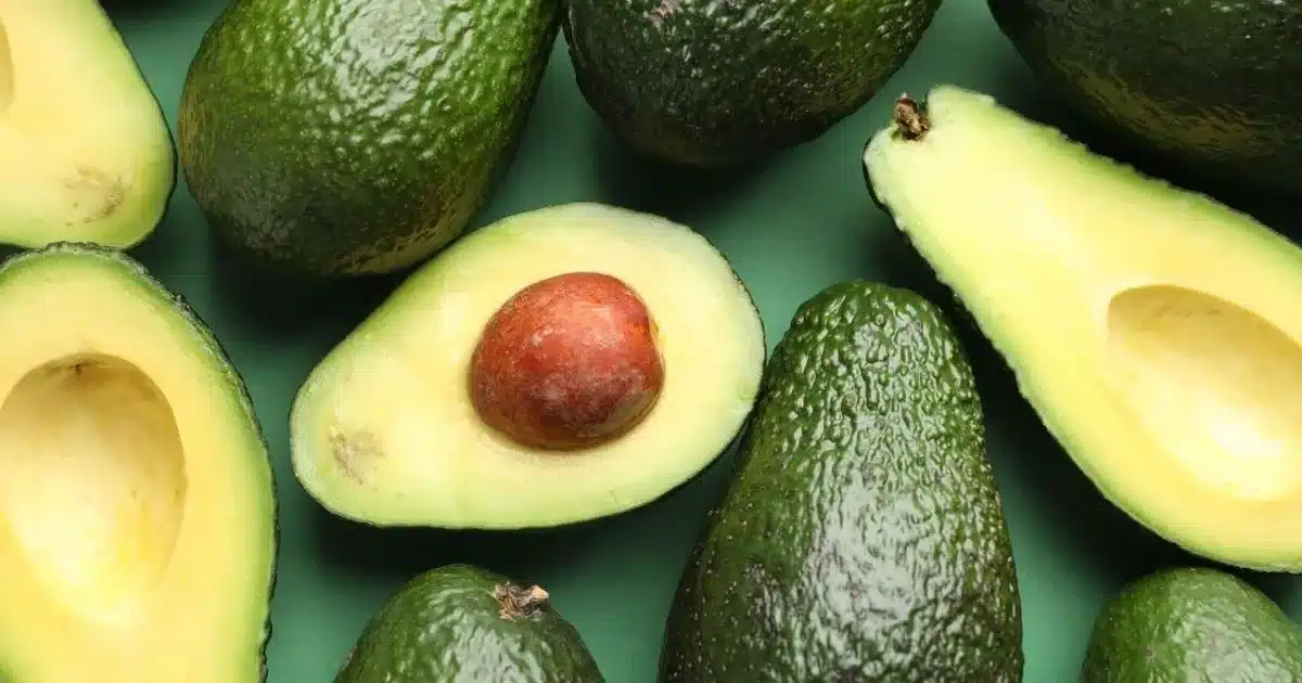 Hier ist (schon wieder) eine neue Möglichkeit, Ihre Avocado zu schneiden und zu lagern!