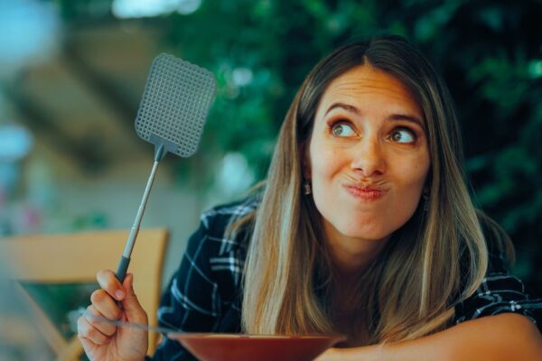Kann man ein Lebensmittel essen, das von einer Fliege berührt wurde?