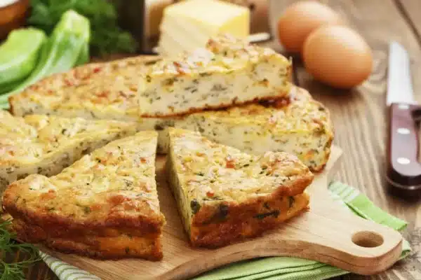 Quiche ohne Teig - einfach und schnell in 5 Schritten mit Lauch und Speck